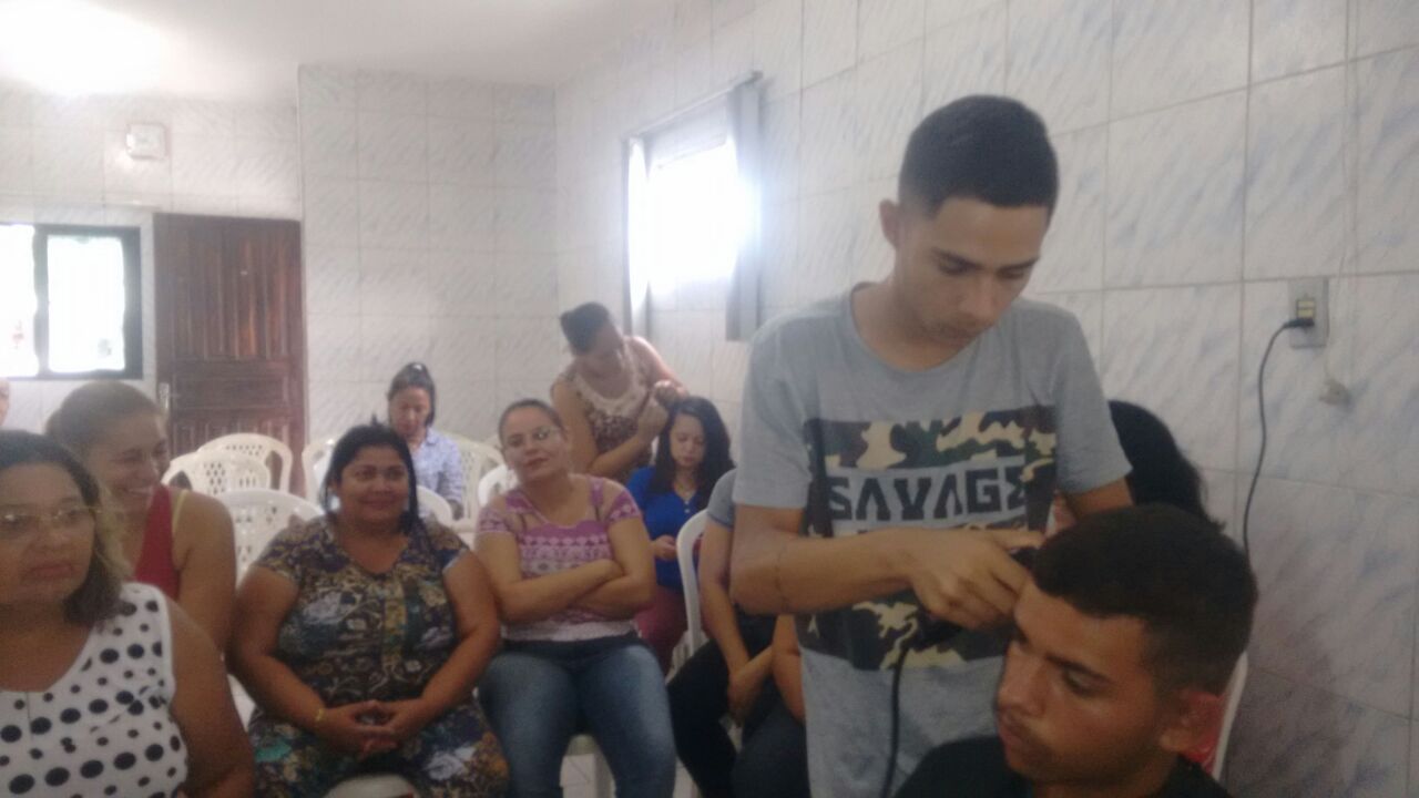 Prefeitura leva cursos profissionalizantes para moradores das comunidades Pelourinho e Jardim Vitória, em Campina Grande