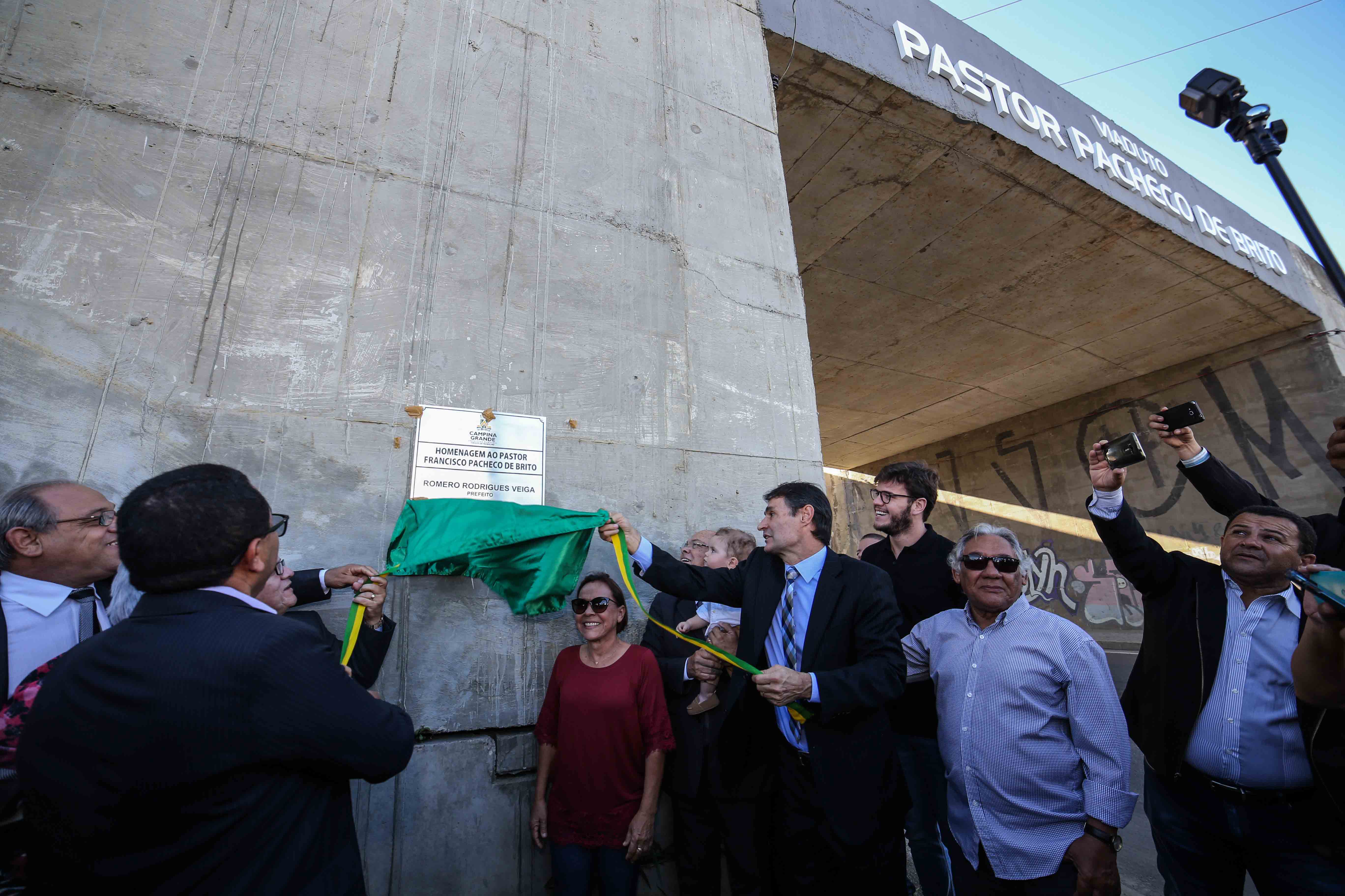 Em ato prestigiado por lideranças evangélicas, Romero  Rodrigues inaugura o viaduto Pastor Pacheco de Brito