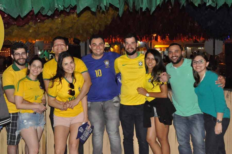 Forrozeiros assistem vitória do Brasil no Parque do Povo e embalam na comemoração com muito forró