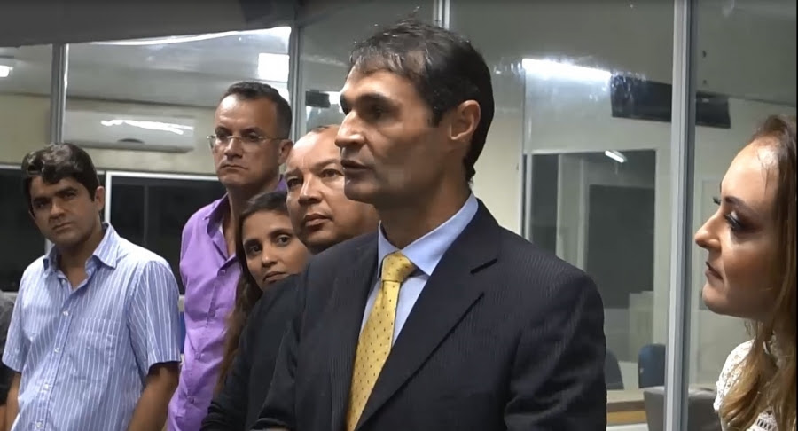 Com diálogo, Romero põe fim a impasse e é aplaudido por ambulantes que não tinham sido contemplados no Parque do Povo