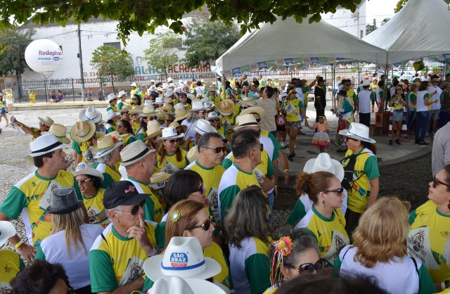 Turistas prestigiam primeira viagem da Locomotiva do Forró até o distrito de Galante