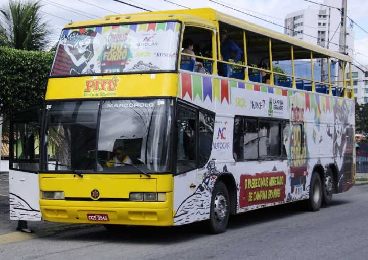 Ônibus e Locomotiva do Forró garantem ao Maior São João do Mundo um sábado com viagens e muita animação