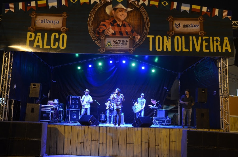 Maior São João do Mundo prossegue nesta terça com muito forró no Palco Ton Oliveira e nas Palhoças