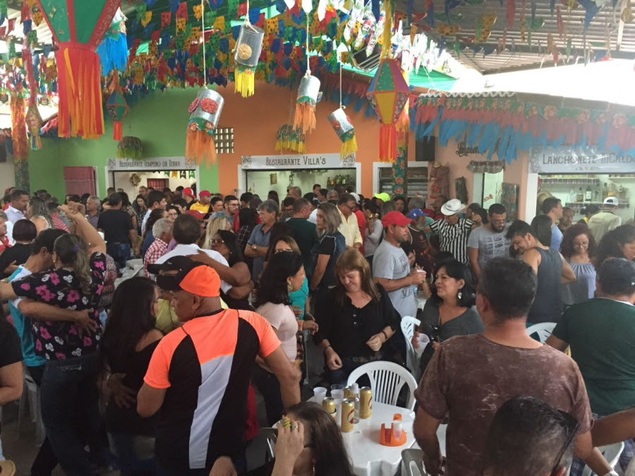 Vila do Artesão mistura forró com futebol e transmite em telão primeiro jogo da seleção neste domingo