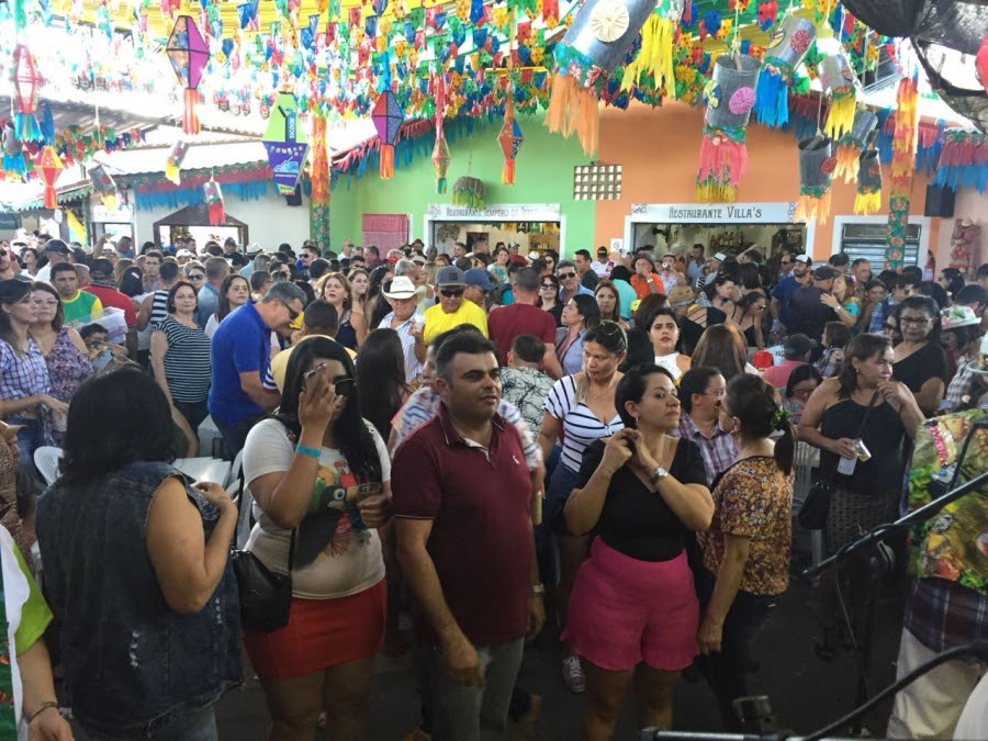 Arrasta-pé na Vila do Artesão hoje começa cedo
