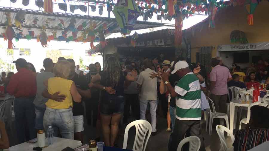 Na Vila do Artesão o mês dos pais começou com muito forró