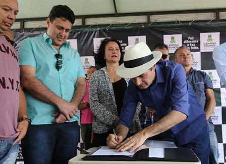 Prefeito Romero Rodrigues assina ordem de serviço para construir praça em homenagem ao vereador Lula Cabral