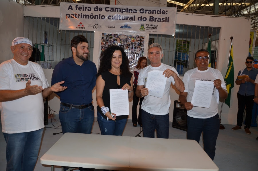 Feirantes, Iphan e prefeitura comemoram o primeiro ano do título de Patrimônio Cultural e Imaterial da Feira de Campina Grande
