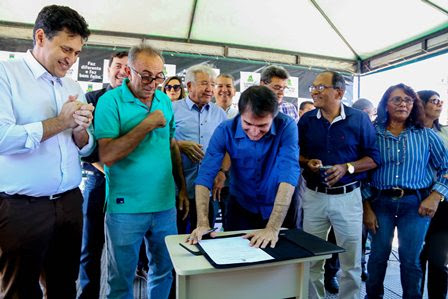 Prefeito Romero Rodrigues assina ordem de serviço que garante requalificação e urbanização no bairro do Tambor