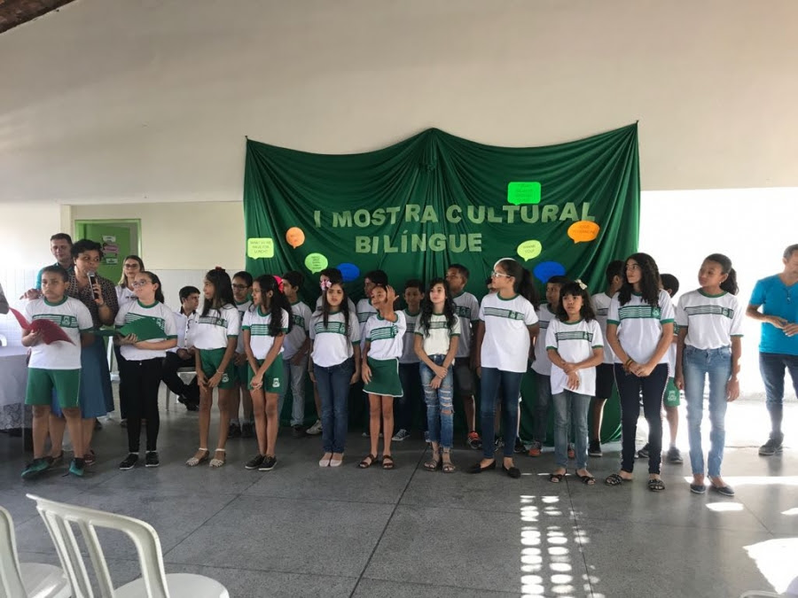 Mostra cultural marca intercambio entre escolas bilíngues de Campina Grande