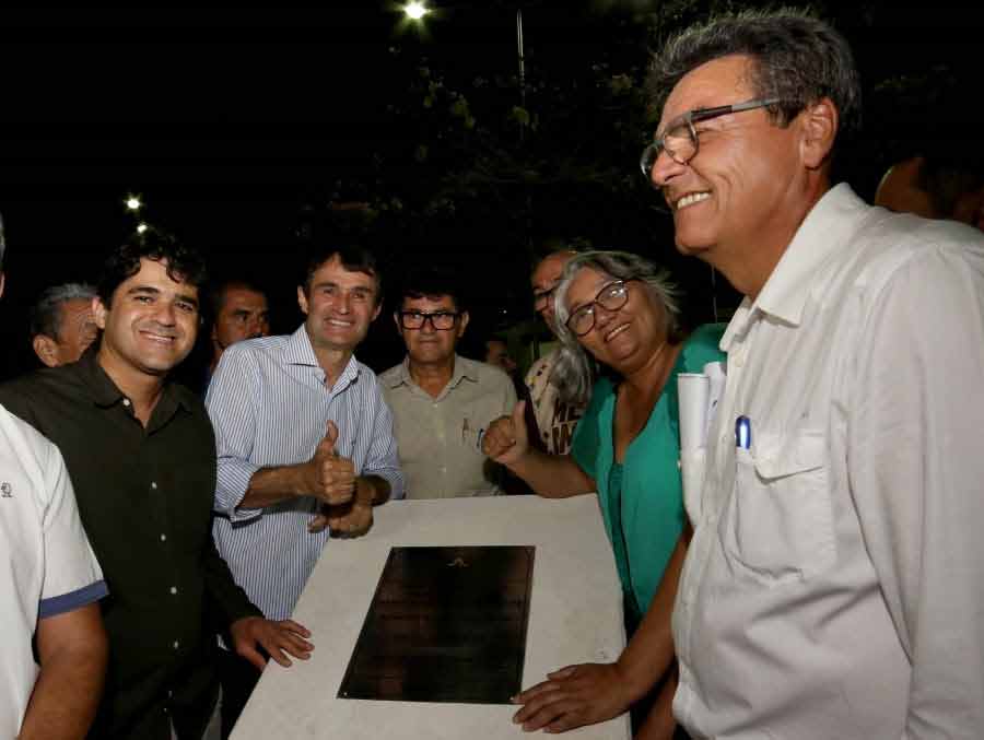 Romero entrega urbanização integral de área degradada próximo à Feirinha do Jeremias