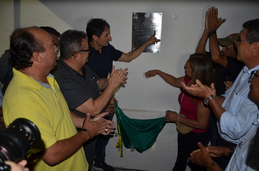 Em Bodocongó, Romero urbaniza área e entrega academia popular