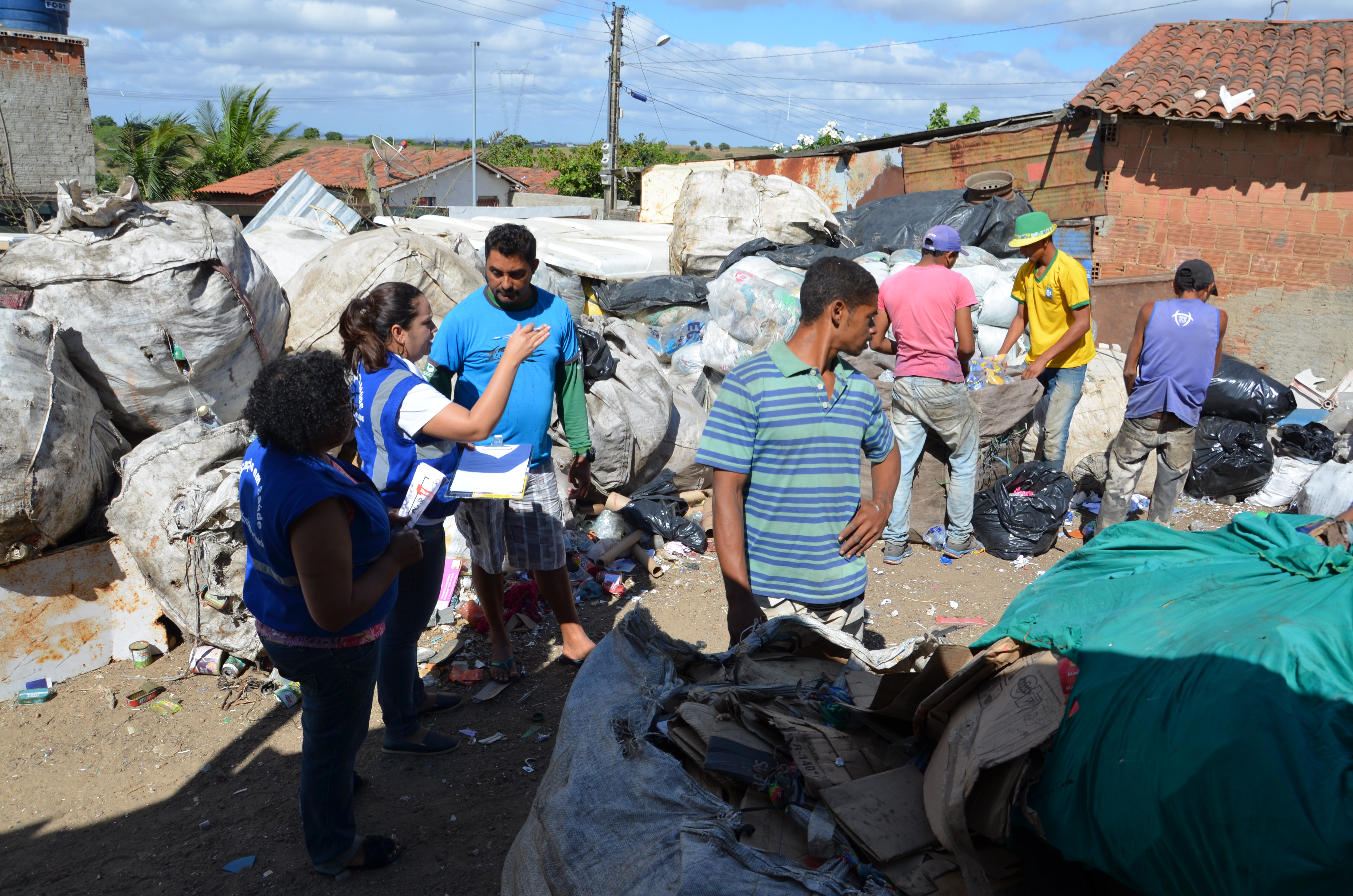 Secretaria de Saúde realiza ação de combate ao Aedes aegypti nesta sexta-feira