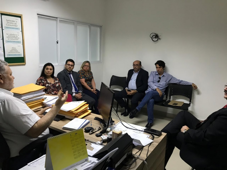 Procon reúne representantes de bancos para cobrar melhorias no atendimento