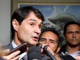 Romero concede 4,17% de reajuste para  professores e piso fica em R$ 2.557,47