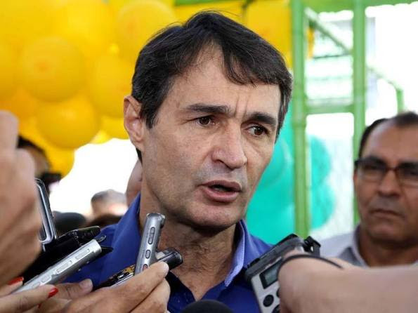 Romero autoriza início, na manhã desta segunda, da recuperação asfáltica da rua Tavares Cavalcante, no centro de Campina Grande