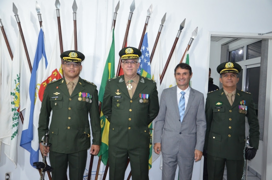 Romero prestigia passagem de comando no 31.º Batalhão de Infantaria Motorizado em Campina Grande