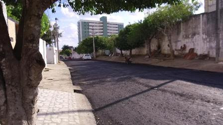 Romero conclui janeiro com mais duas ruas asfaltadas no Catolé que não estavam listadas na programação original