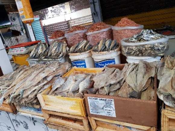 Gevisa fiscaliza venda de peixes e carnes em Campina Grande