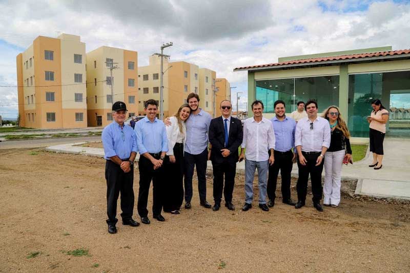 Romero recebe grupo de deputados estaduais no Complexo Aluízio Campos