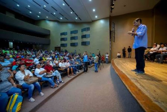 Romero antecipa em 31 dias a entrega de barracas e quiosques do Parque do Povo