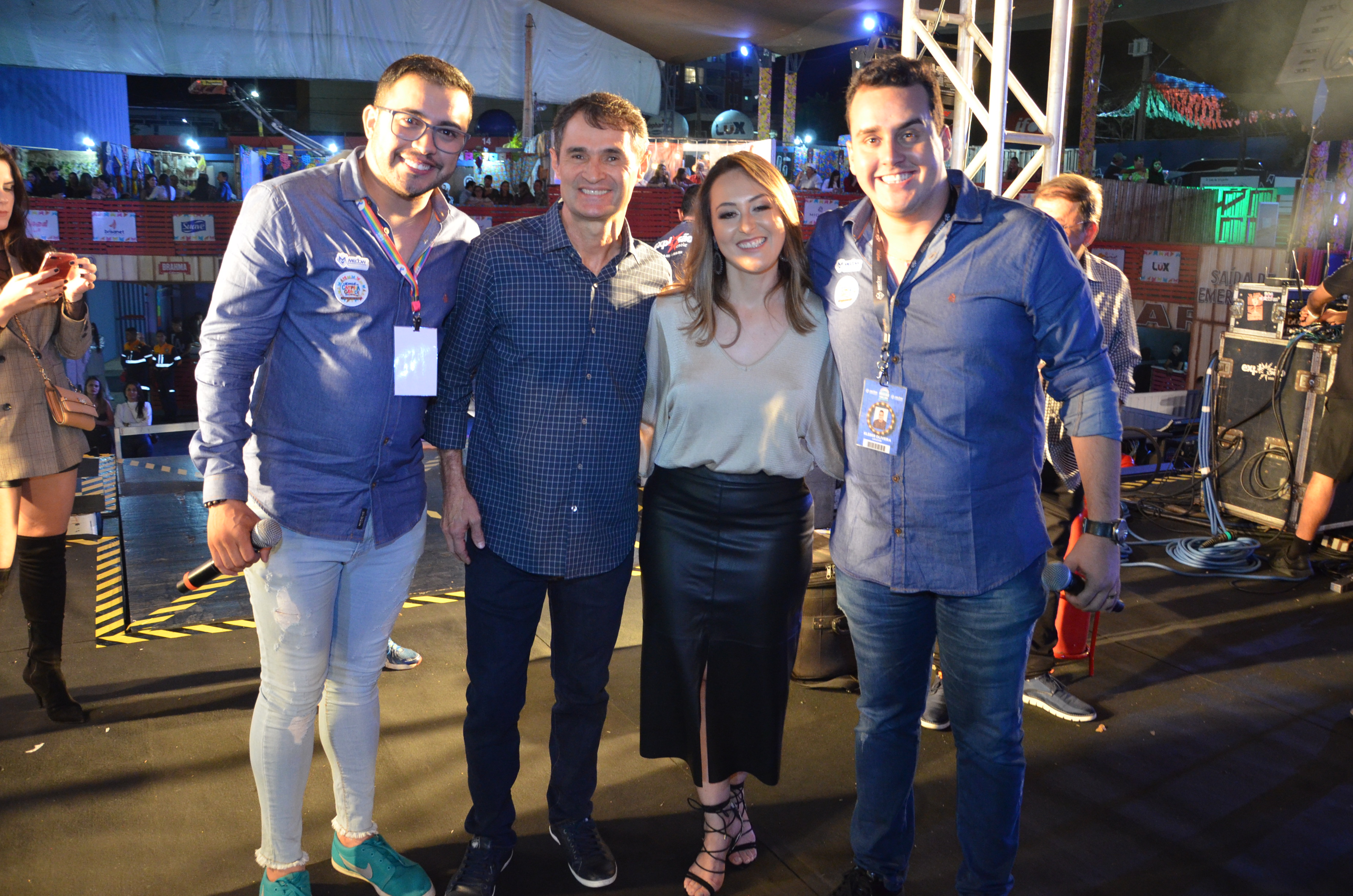 Romero abre o Maior São João do Mundo fazendo homenagem ao cantor  Gabriel Diniz