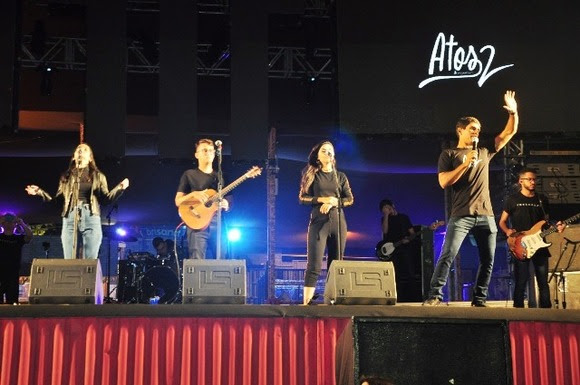 Banda Atos 2 se apresenta no Parque do Povo e atrai caravanas de cidades da Paraíba e de outros estados
