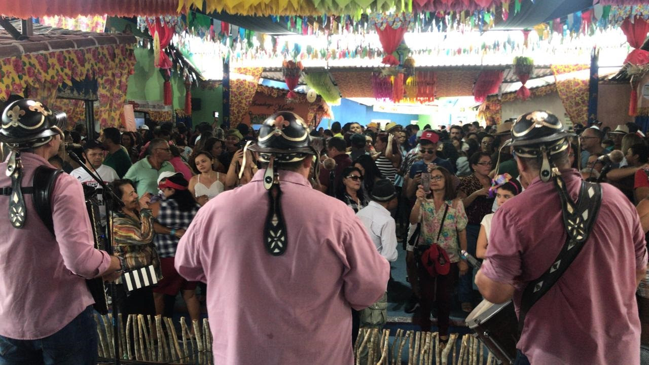 Recorde de público, apresentação cultural e muito forró no badalado sábado do São João na Vila do Artesão