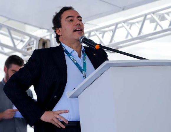Após assistir apresentações de quadrilhas juninas no Parque do Povo, presidente da Caixa anuncia apoio do banco às agremiações em 2020