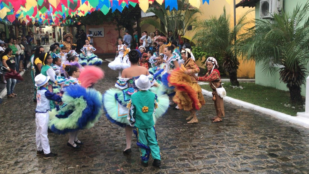 São João da Vila do Artesão registra intensa movimentação neste domingo