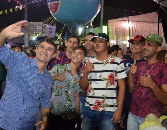 Romero passa, com louvor, em teste de popularidade na principal arena do Maior São João do Mundo
