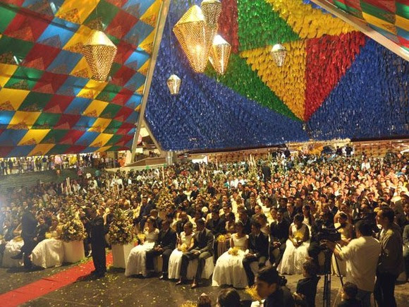 Casamento Coletivo acontece nesta quarta-feira, na Pirâmide do Parque do Povo, oficializando união de 164 casais
