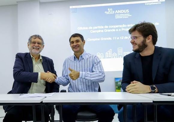 Romero formaliza parceria que escolheu Campina Grande como um dos seis municípios do Brasil referência em desenvolvimento regional