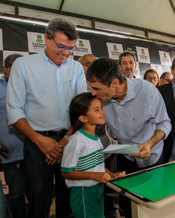 Romero autoriza e obras de pavimentação e urbanização  tem início imediato na Vila dos Teimosos, em Bodocongó