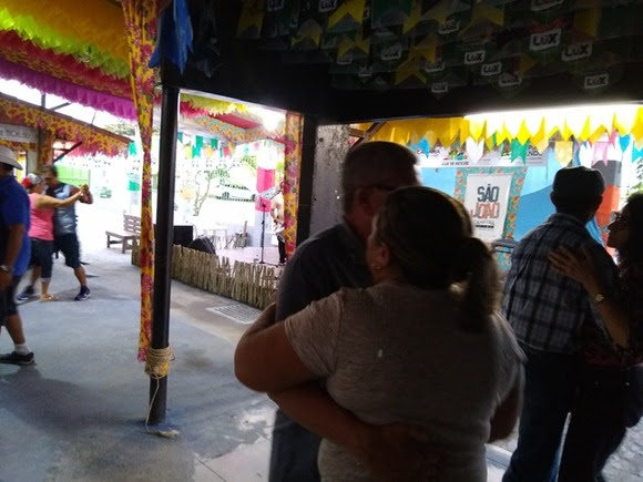 Forrozeiros agitaram o São João da Vila do Artesão nesta quinta-feira