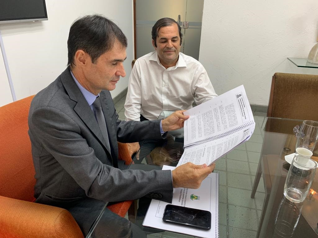Romero lança edital do maior programa de iluminação em larga escala da história de Campina Grande