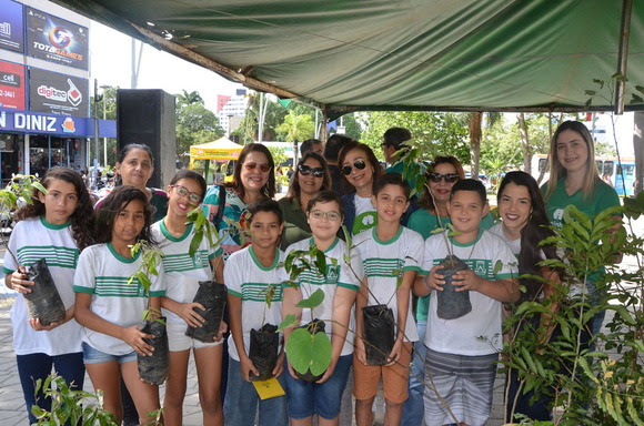 Prefeitura de Campina Grande inicia Semana do Meio Ambiente e promove a distribuição de mudas