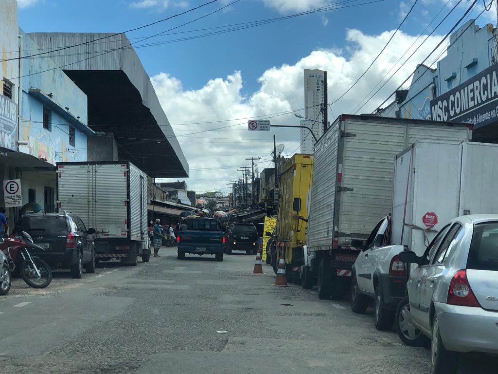 Sinalização implantada pela STTP na feira central tem impacto na fiscalização de fluxo de veículos