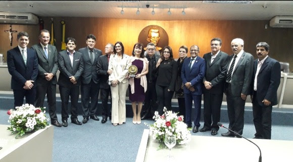 Câmara Municipal presta homenagem a Denise Sena