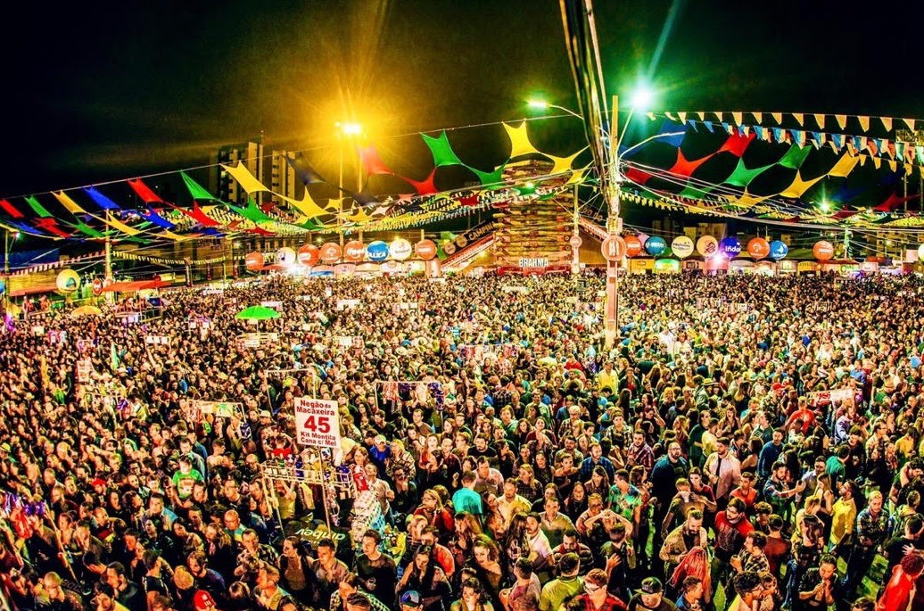 Forró do Garotinho e Inaudete Amorim aquecem forrozeiros em noite de grande público no Parque do Povo