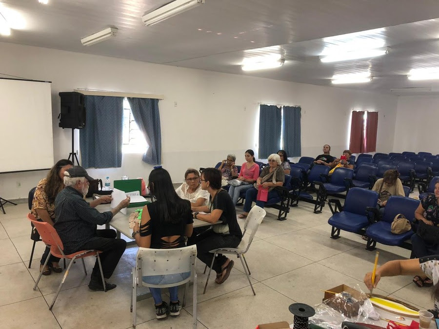 Curador avalia trabalhos e regulamenta artesãos em Campina Grande