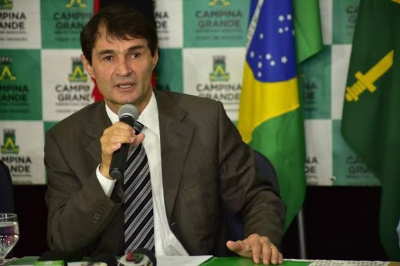 Romero anuncia quitação, nesta terça, da folha de julho dos efetivos, comissionados e inativos de Campina Grande