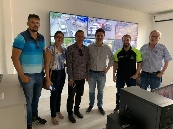 Comitiva da DTTRANS de Santa Rita realiza visita técnica na fábrica de semáforos da STTP