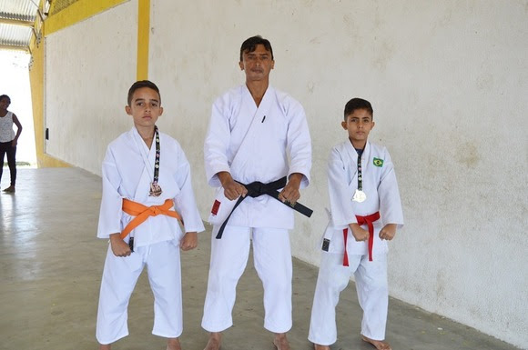 Estudantes da Rede Municipal são medalhistas em competição nacional de Karatê