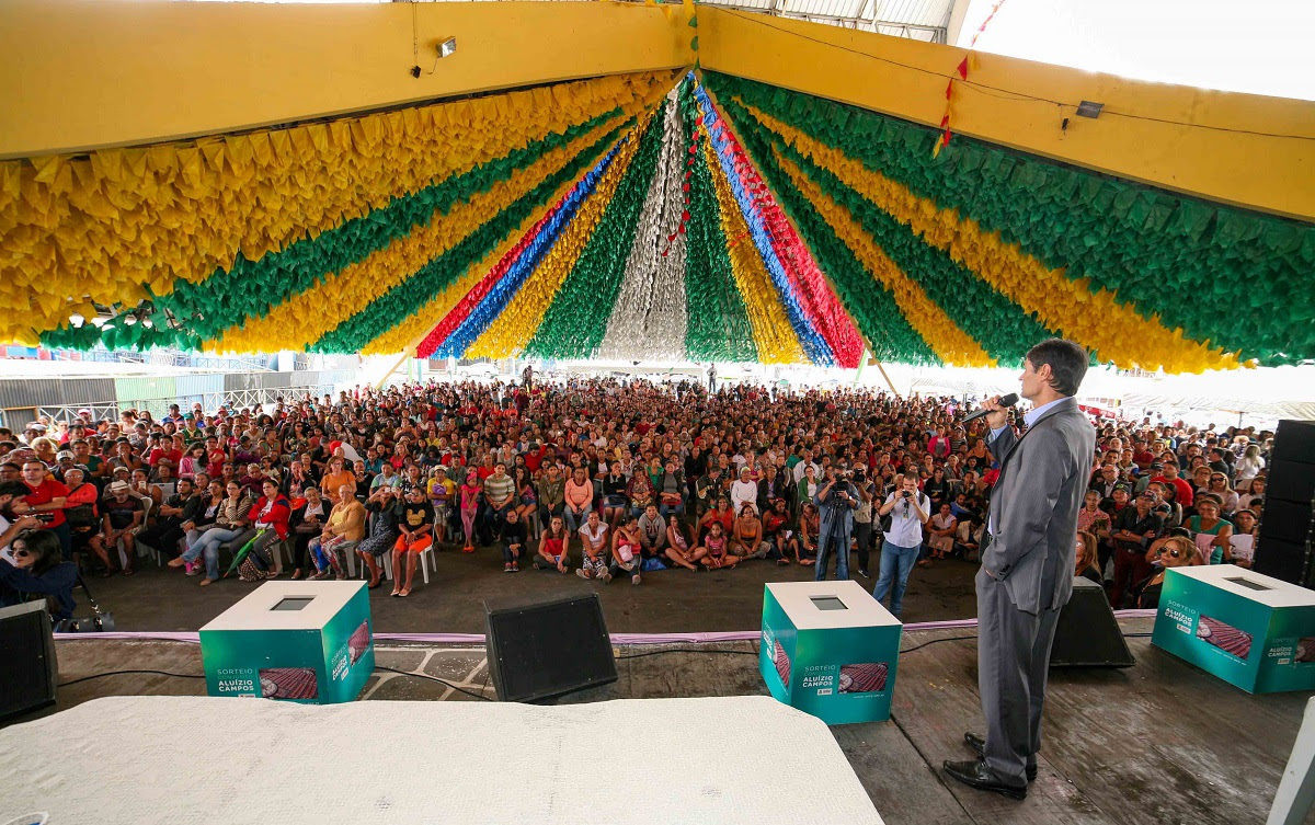 Prefeitura realiza, com sucesso, sorteio dos imóveis entre os futuros mutuários do Conjunto Aluízio Campos