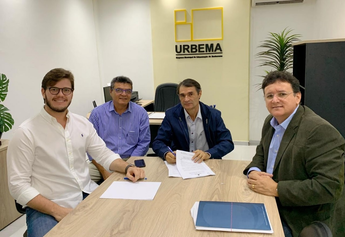 Romero assina projeto de lei que cria a Controladoria Geral do Município e encaminha proposta para apreciação dos vereadores