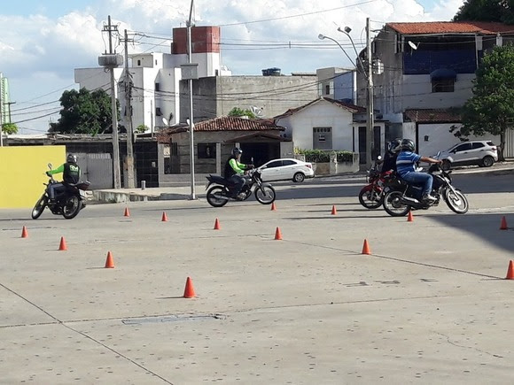 Piloto Legal: Agentes da STTP estão oferecendo  curso gratuito de pilotagem de motos
