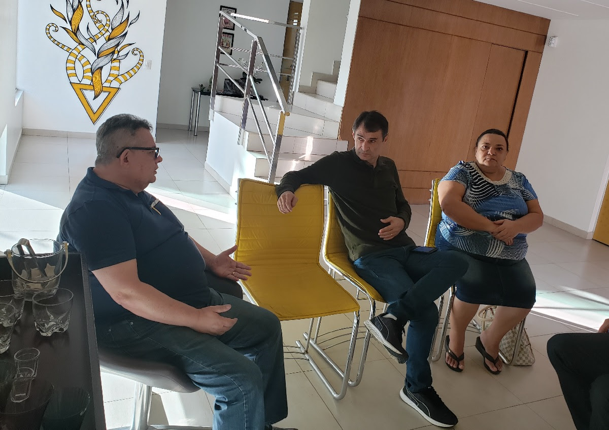 Romero recebe Pimentel e líderes de entidades que administram recursos da Zona Azul