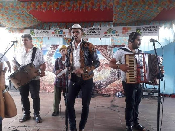 Vila do Artesão finaliza mês de outubro com muito forró ao som do trio Jeito Nordestino