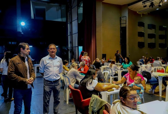 Prefeito Romero acompanha assinatura de contratos dos contemplados do Aluízio Campos e 400 pessoas serão atendidas diariamente